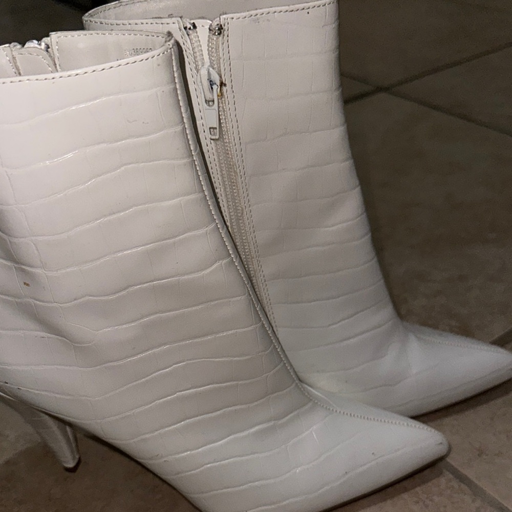 Elegant White Croc-Embossed Ankle Boots